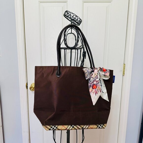 EUC BURBERRYS BURBERRY OF LONDON  BLUE LABEL NOVA CHECK NYLON LARGE TOTE VINTAGE - Picture 2 of 16